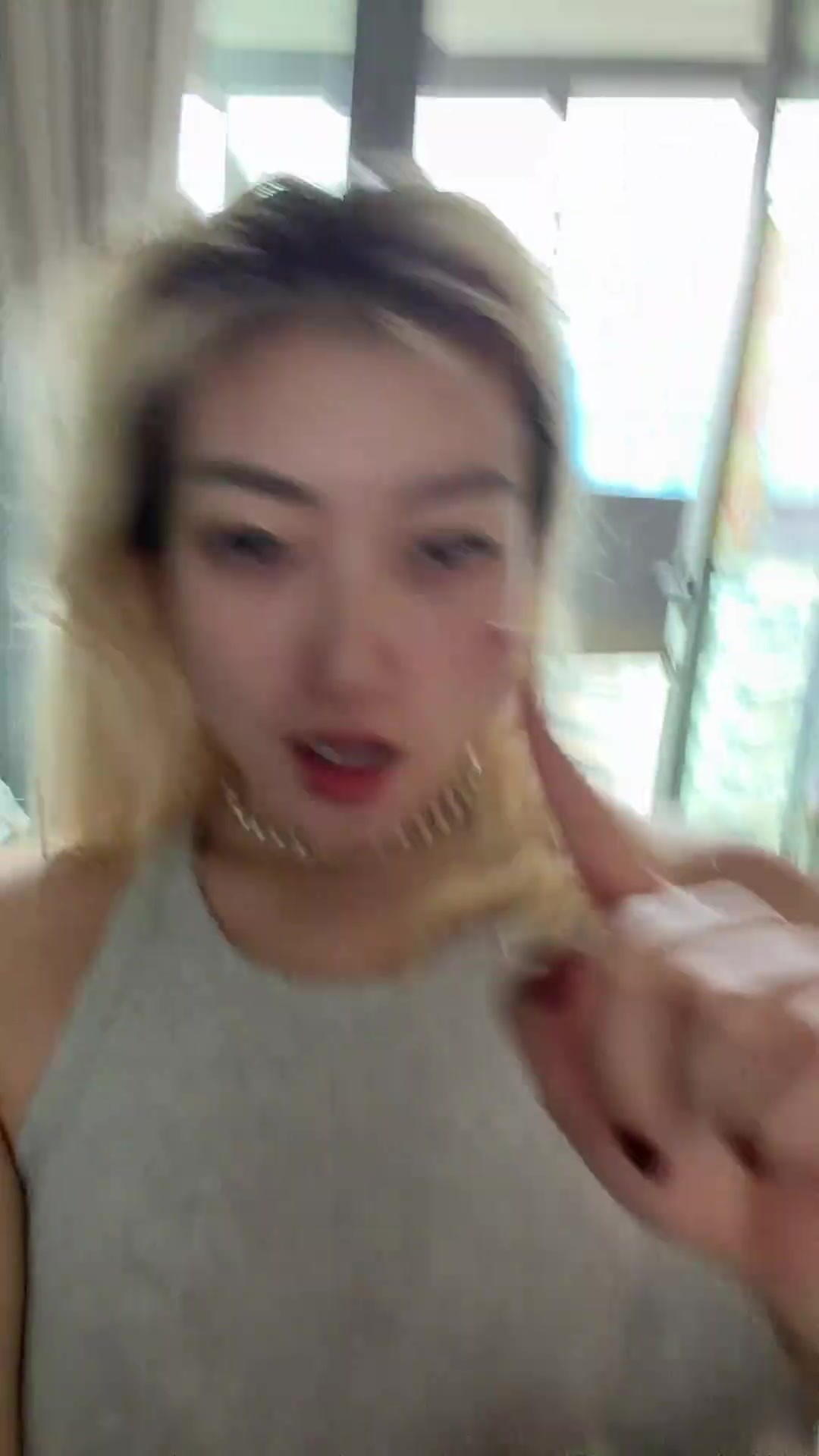女篮李梦晒居家自拍，这大体格子太顶了吧😮